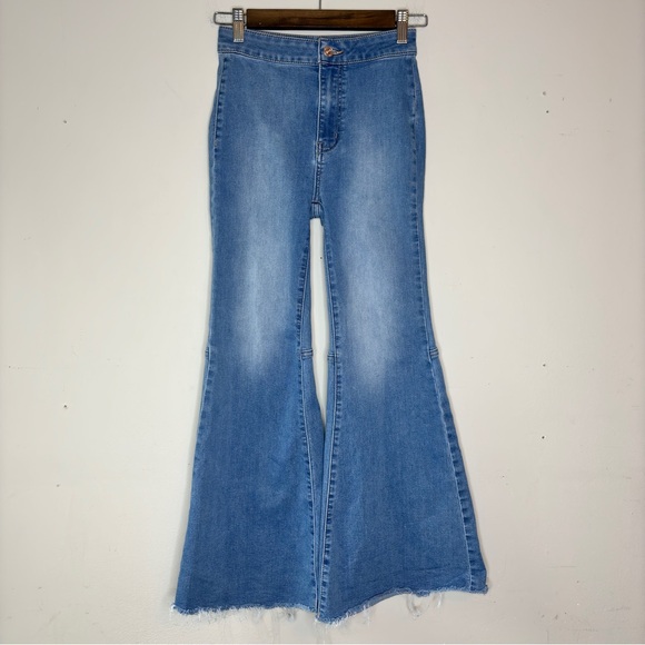 Free People We The Free Youthquake Cropped Flare Leg Stretch Jean Size 24 - Picture 2 of 12